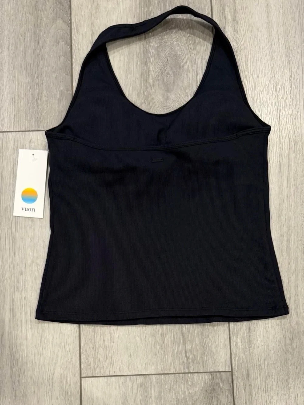 Vuori Pose Halter Top in Black with Built in Light Support Bra. *NWT*